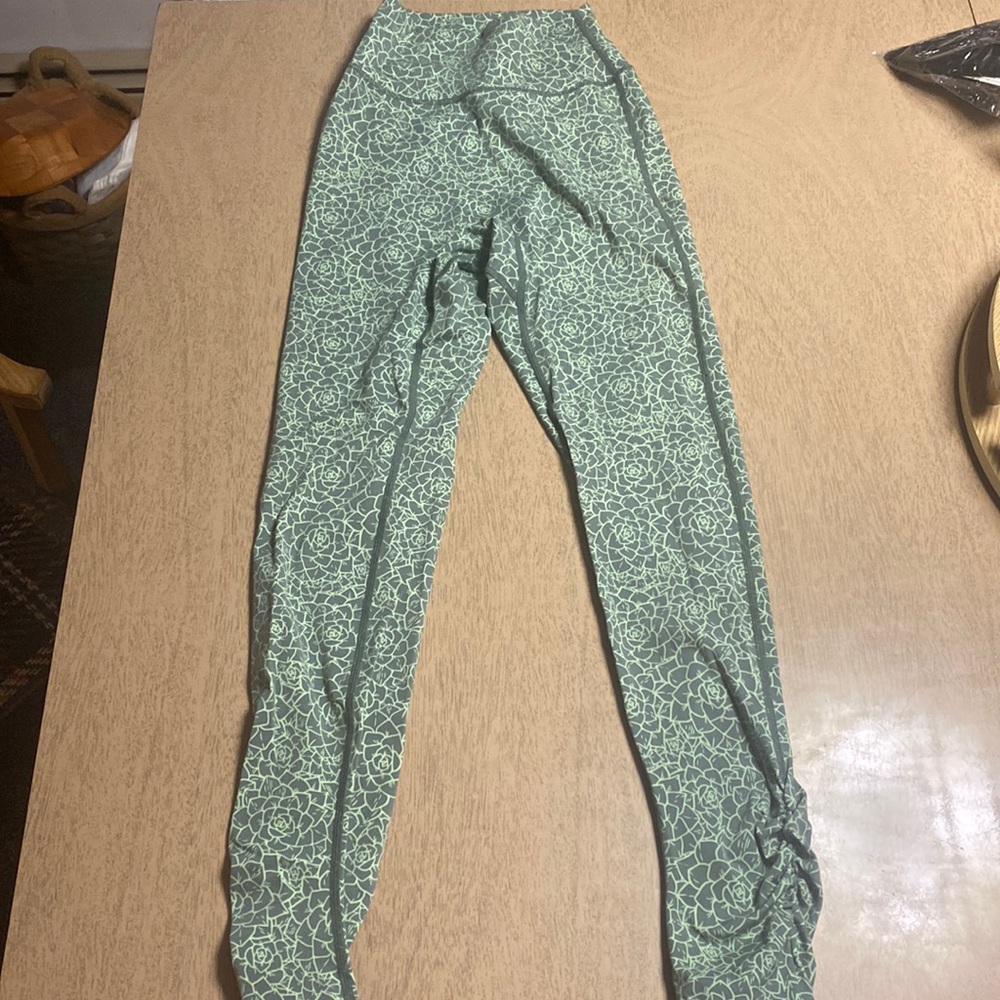 Small buffbunny leggings